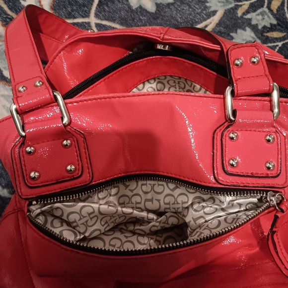 Y2k Guess Red Patent Faux Leather Shoulder Bag W/ Multiple Zippers & Pockets - Picture 5 of 10